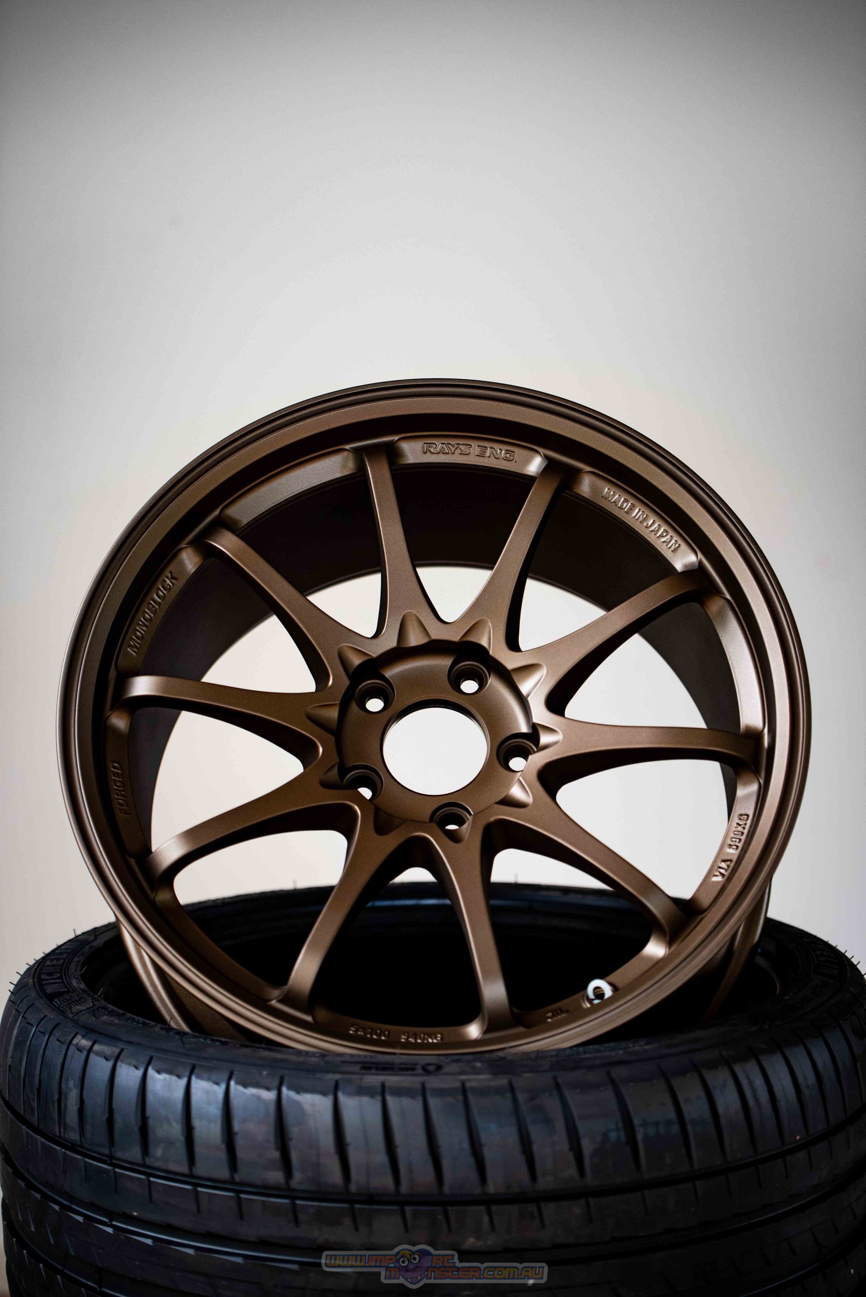 VolkRacing-CE28SL-18x9.5-5x114.3-38-BB-2