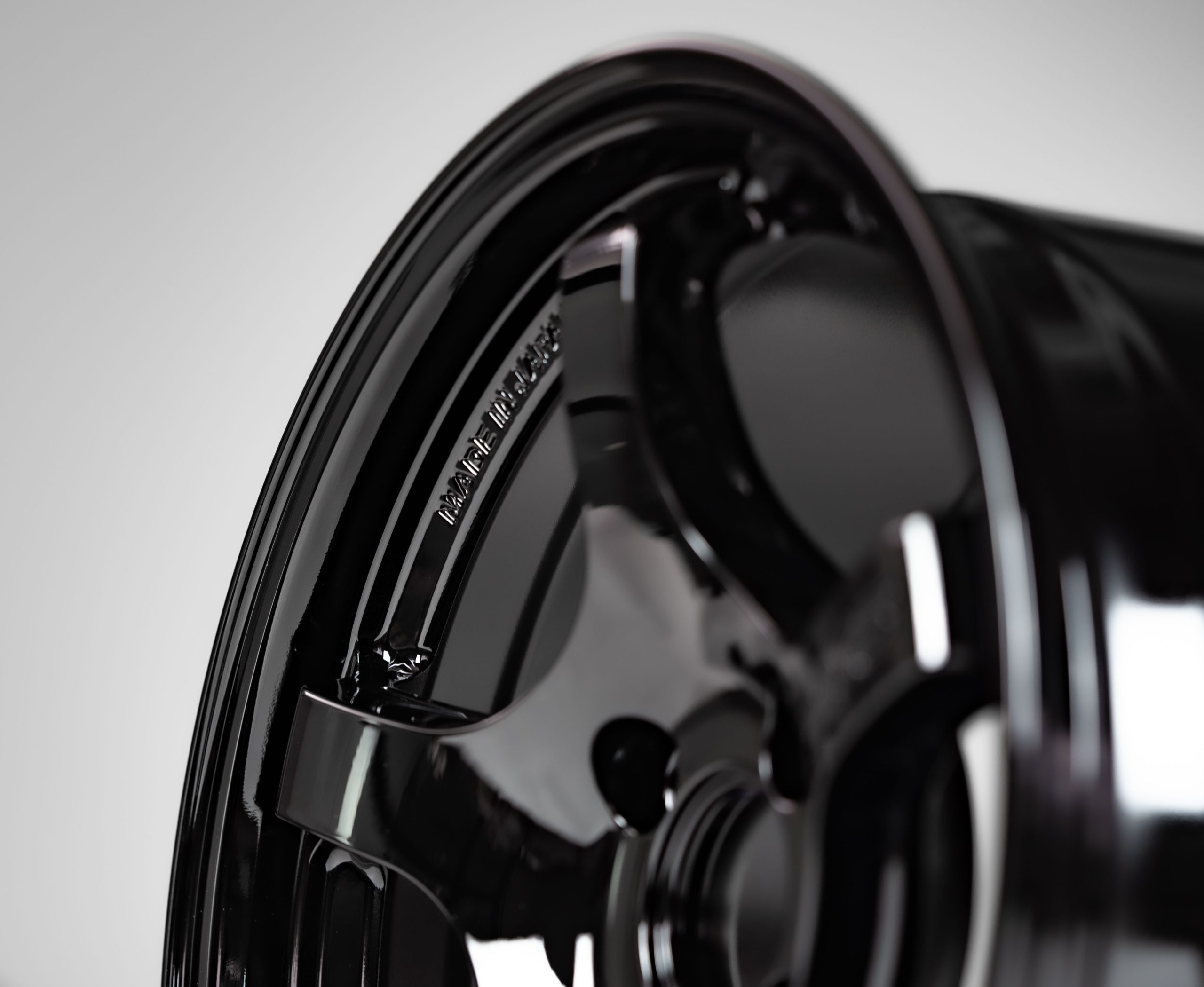 Gram Lights 57CR 15x8 +35 4x100 GX-5