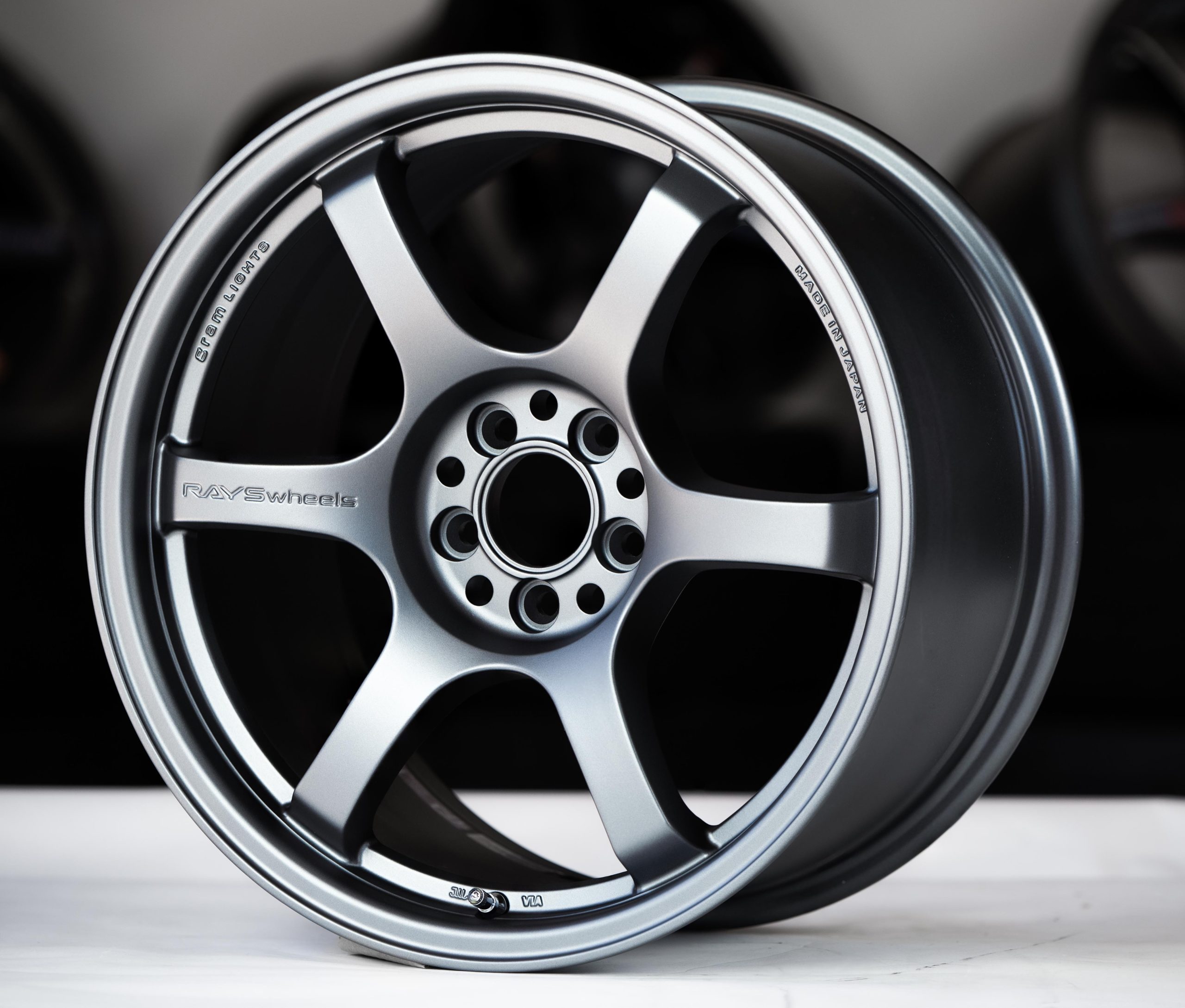 Gram Lights 57DR 17x9 +38 5x100 GB-2