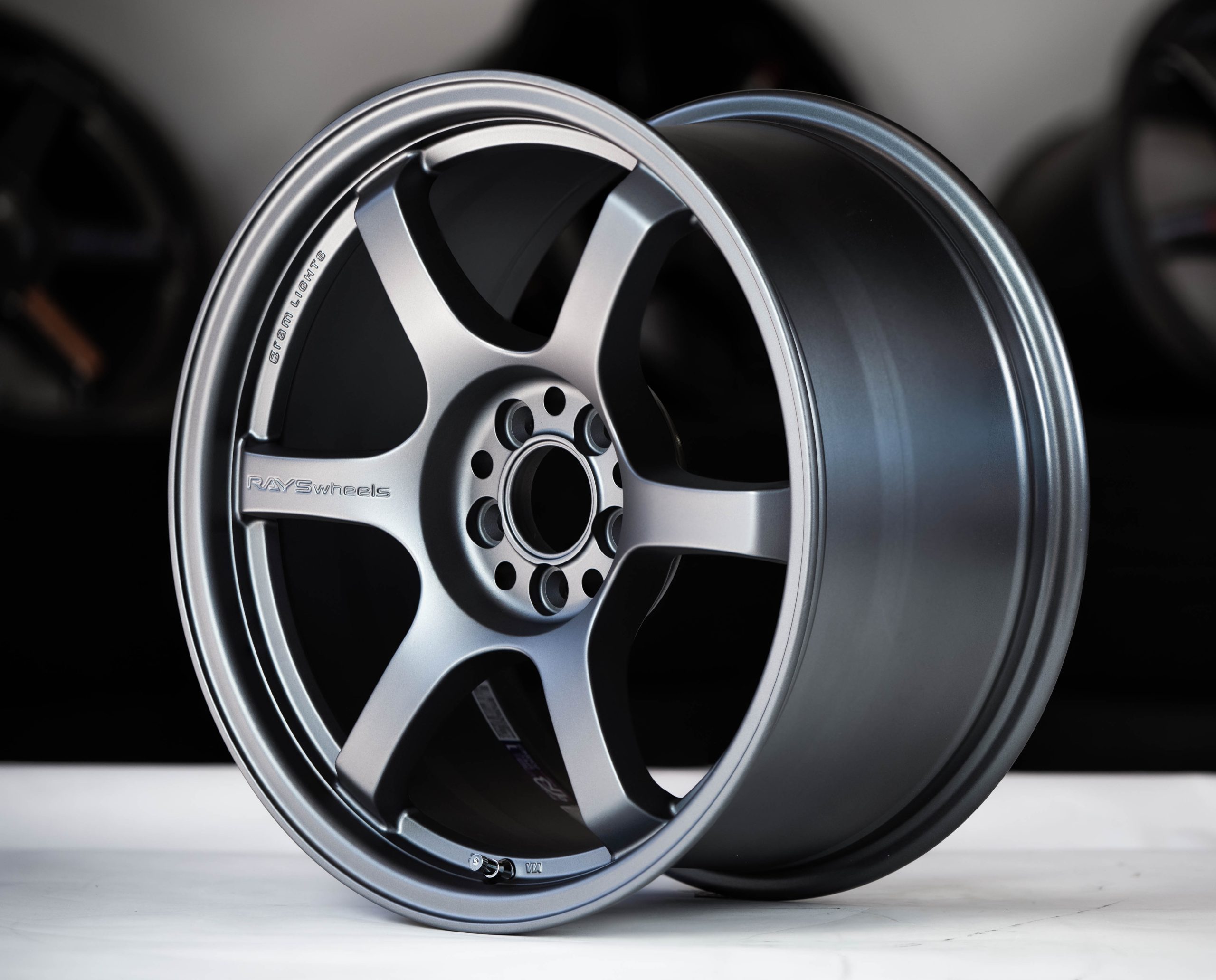 Gram Lights 57DR 17x9 +38 5x100 GB-3