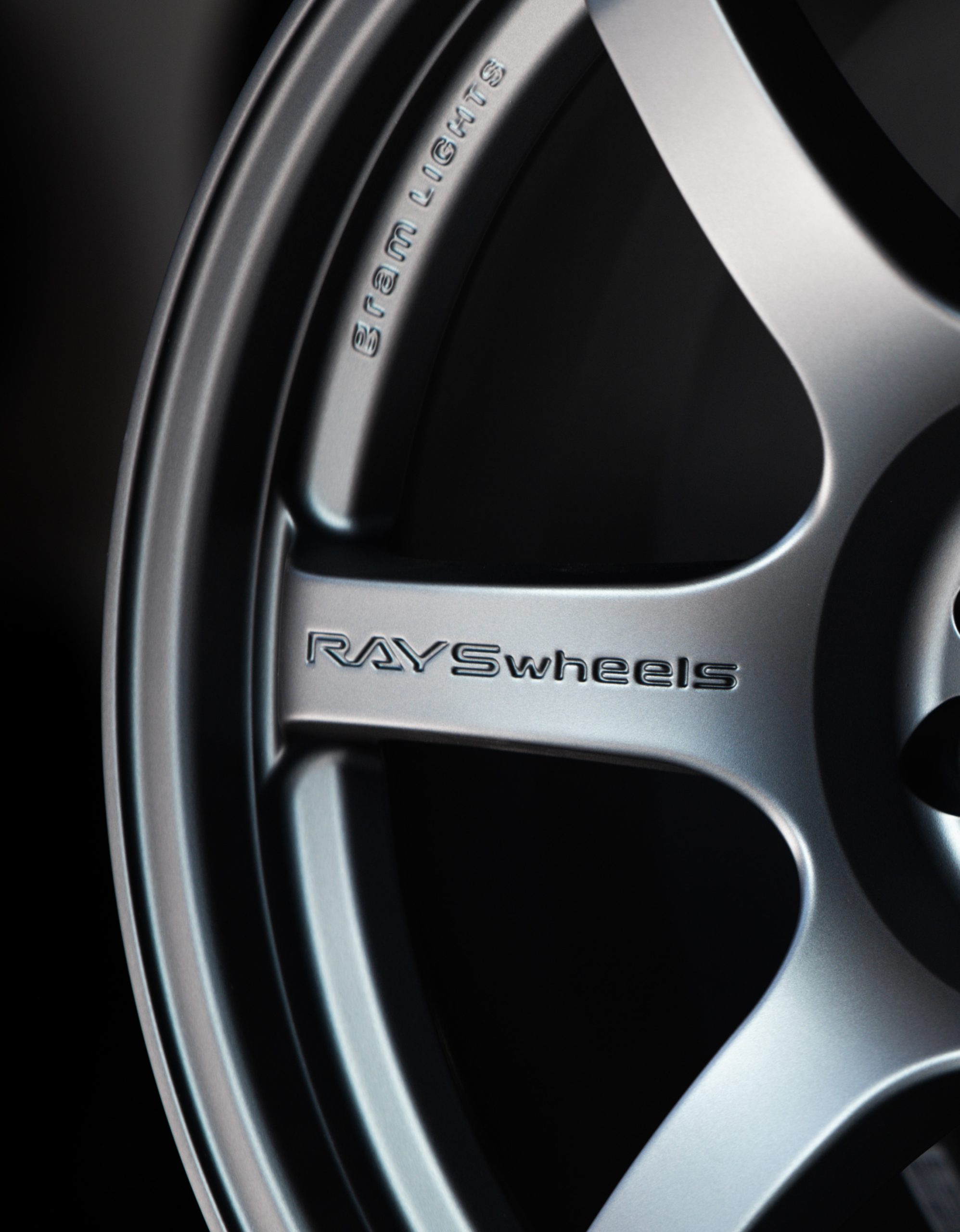 Gram Lights 57DR 18x10.5 +22 5x114.3 GB-5