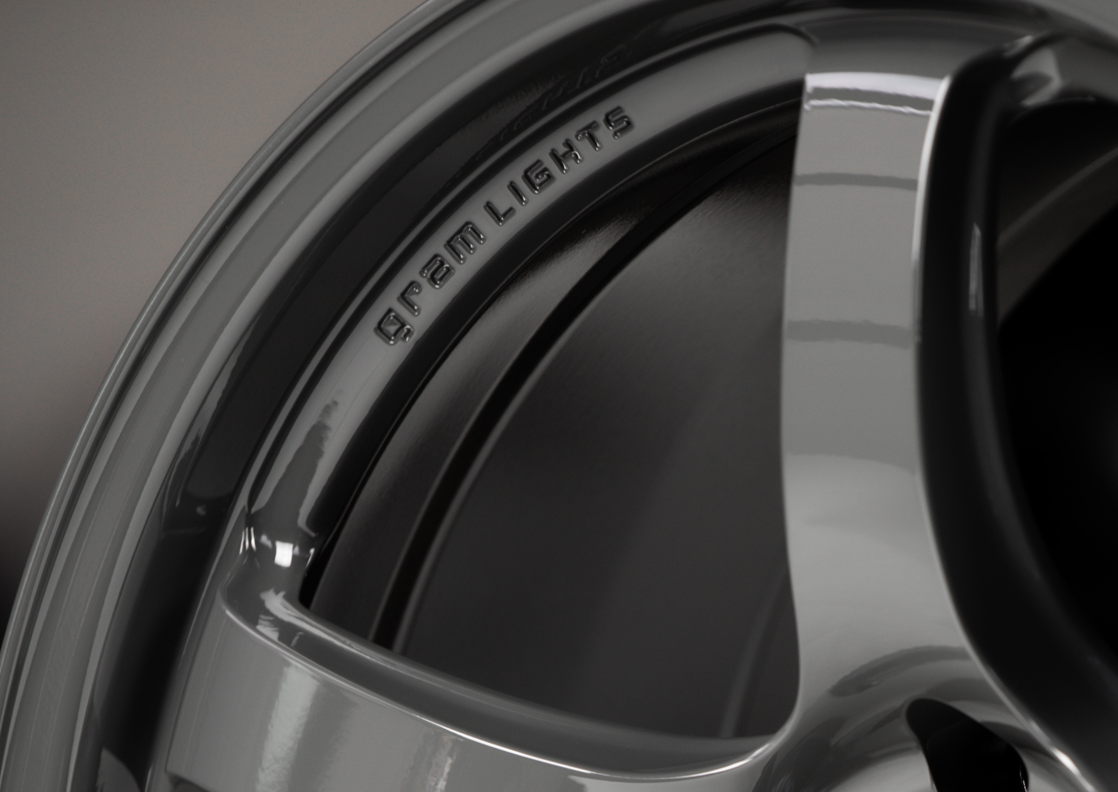 Gram Lights 57CR 18x9.5 +22 5x114.3 Glossy Grey (AG)-5