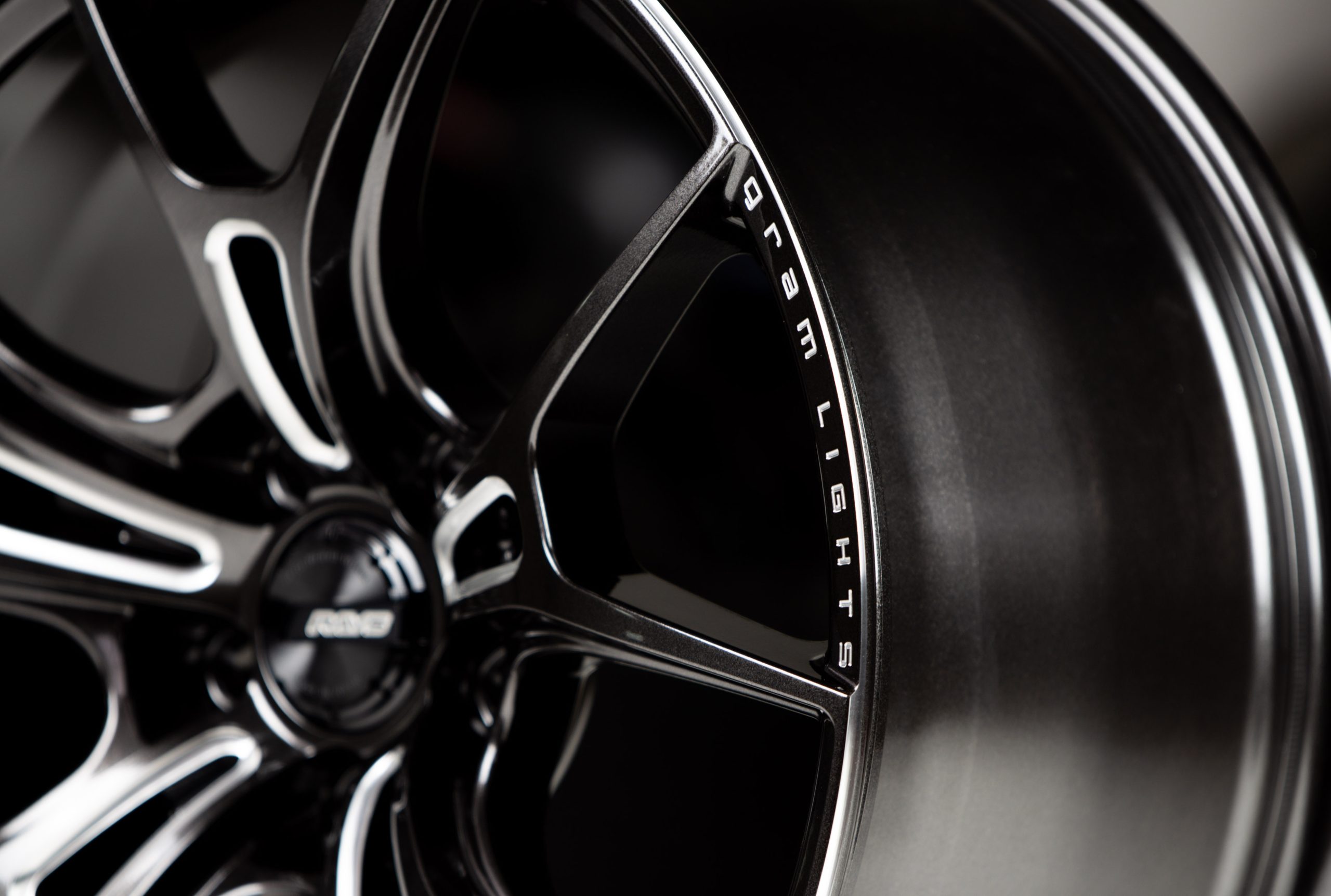 Gram Lights 57FXZ 18x9.5 +38 5x114.3 Super Dark Gunmetal (AAC)-4