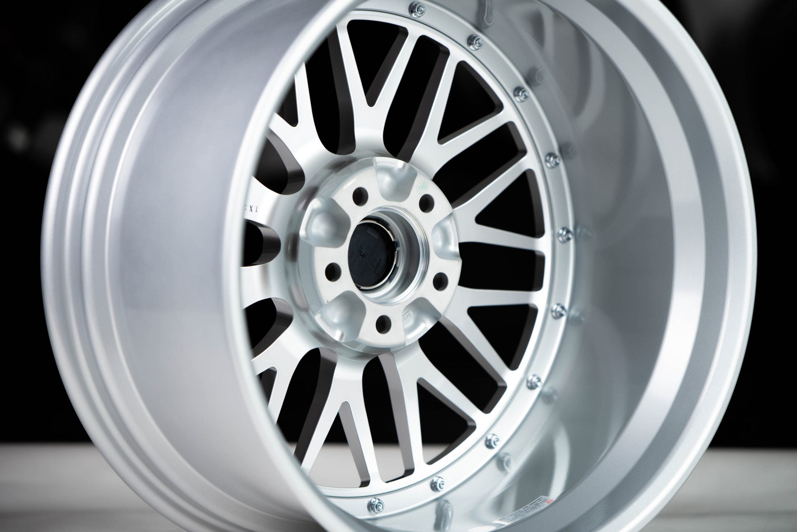 LM271 Silver 19x10 +22 5x114.3-7