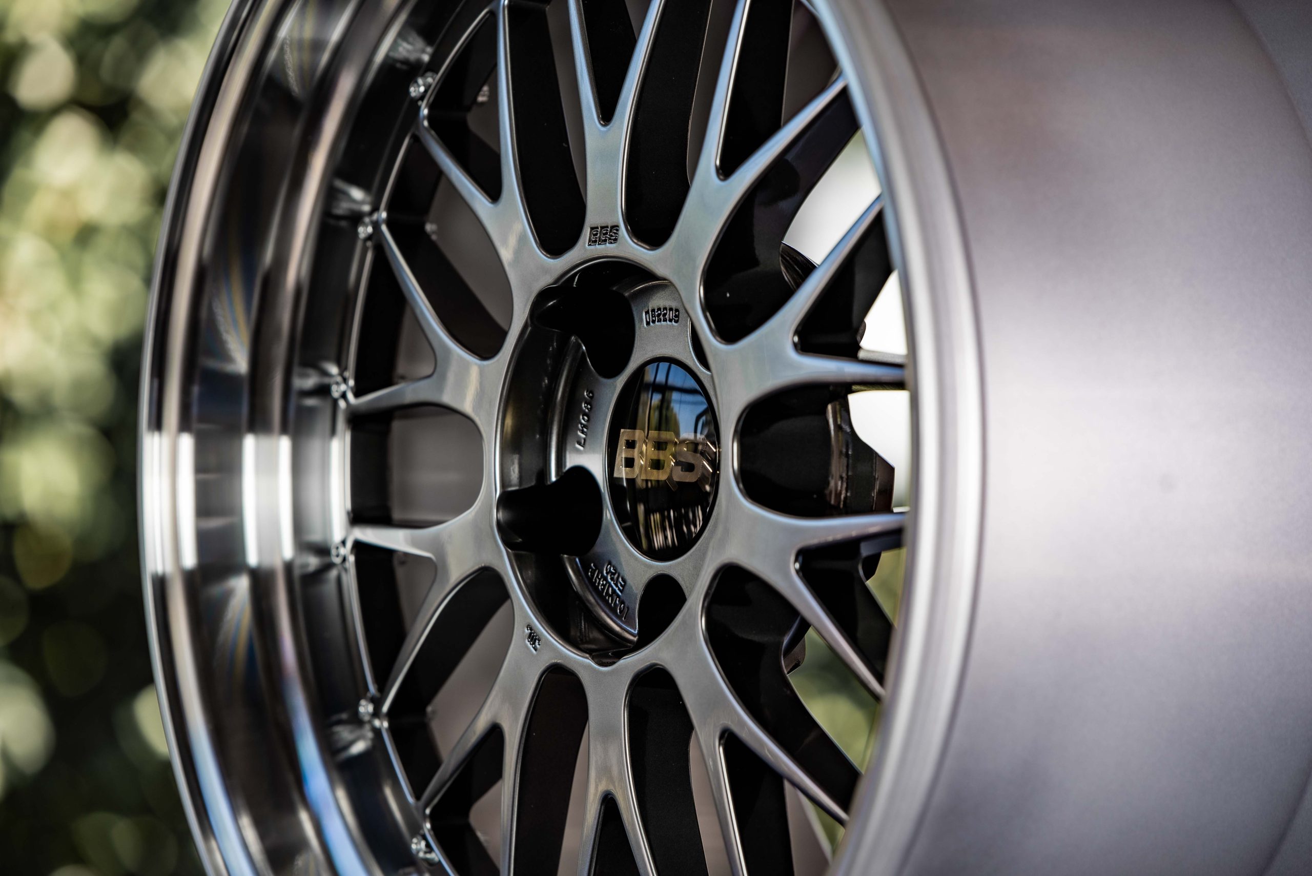 LM086 Diamond Black 18x10 +20 5x114.3-5