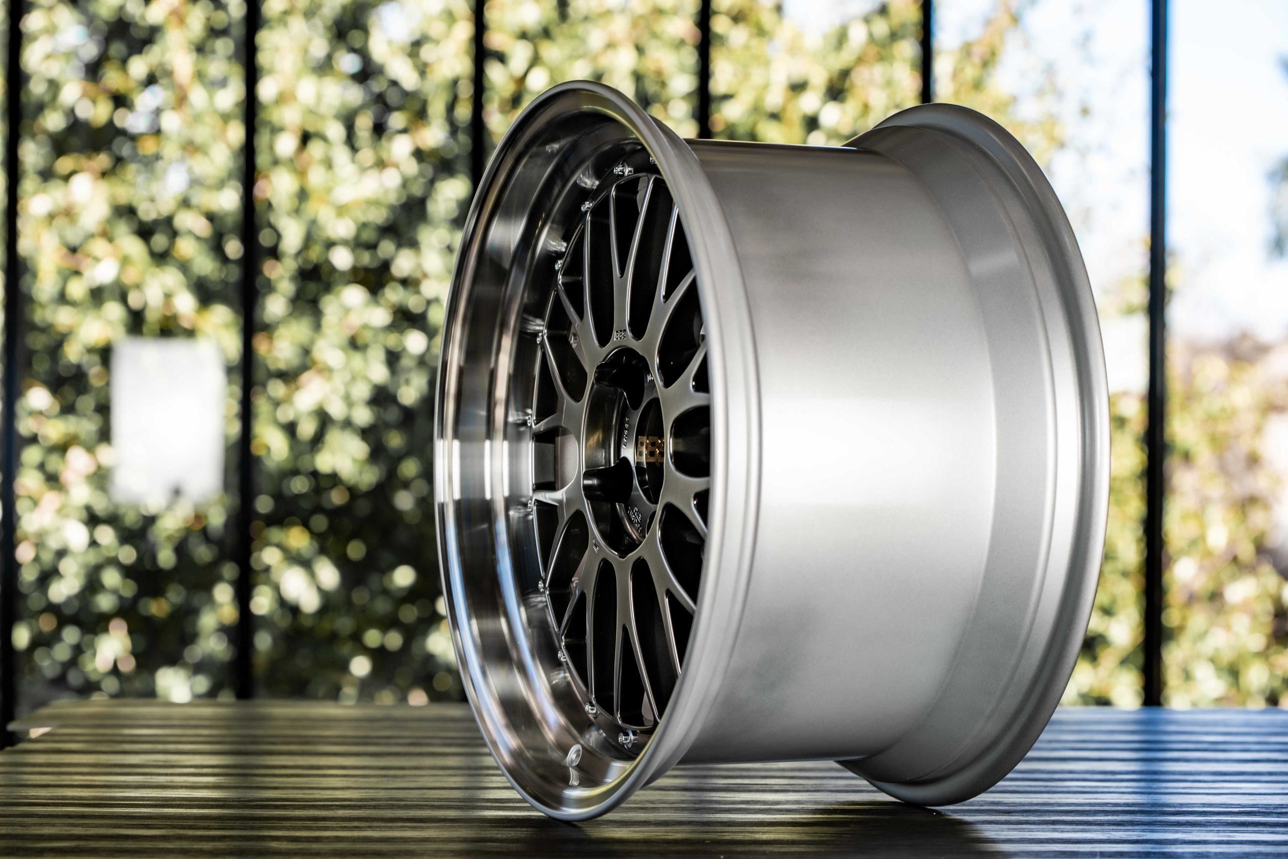 LM086 Diamond Black 18x10 +20 5x114.3-6