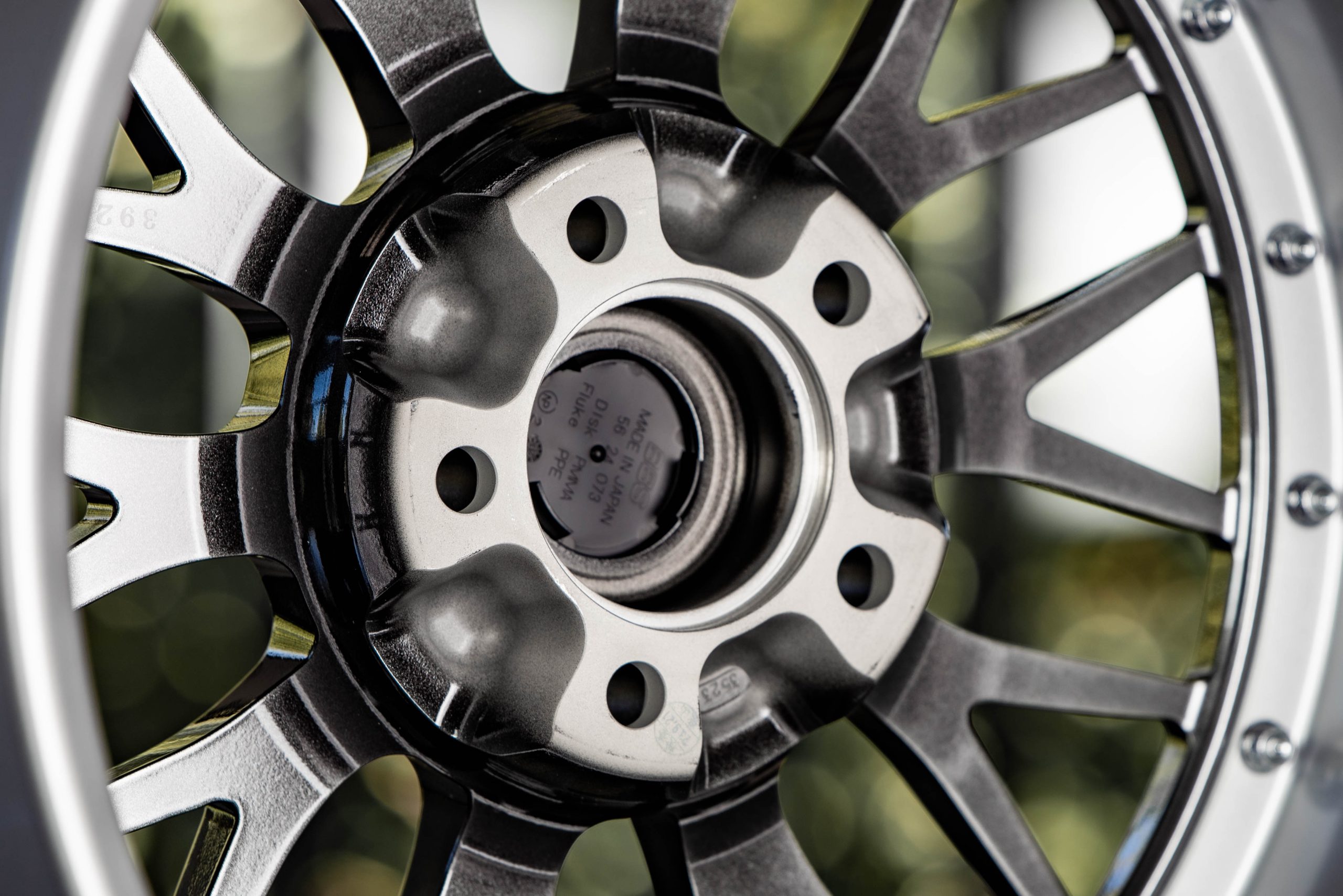 LM086 Diamond Black 18x10 +20 5x114.3-9