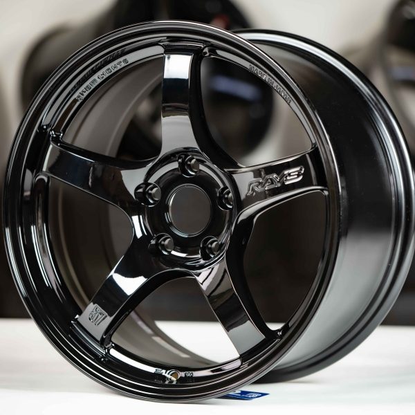 Gram Lights 57CR 17x9 +38 5x114.3 GX-2