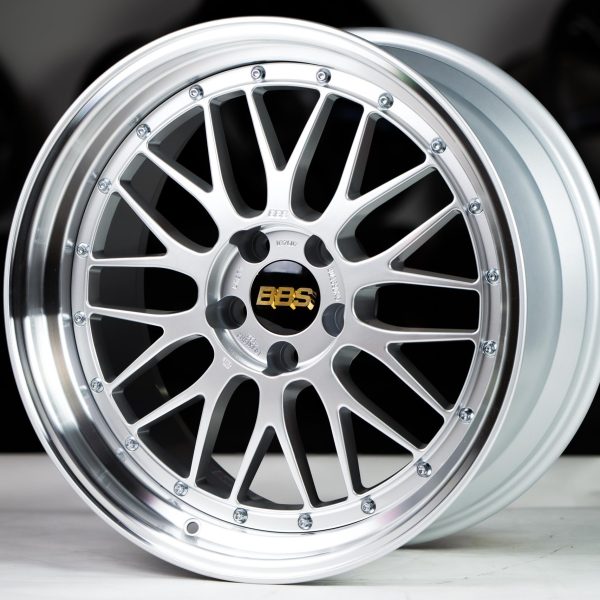 LM271 Silver 19x10 +22 5x114.3-2